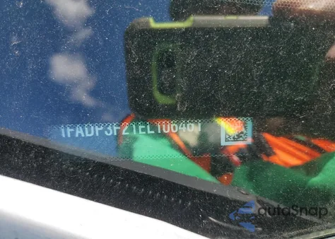 2014 Ford Focus Se z USA, uszkodzony, nr VIN 1FADP3F21EL106461